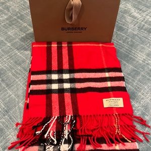 New and 💯 authentic Burberry Check Cashmere Scarf